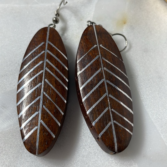 Wooden with silver metal inlay, feather earrings - Picture 7 of 9